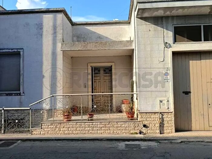 Casa con 5 locali in vendita in Via Margottini, Cursi