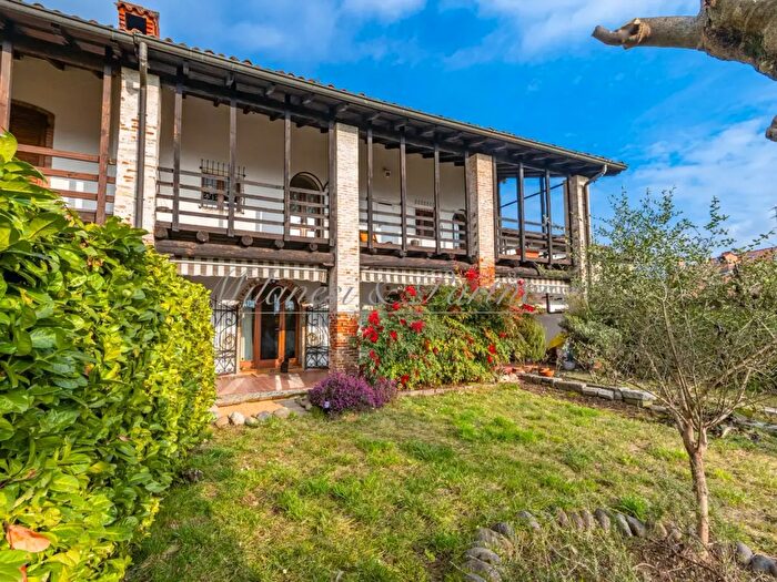 Casa con 8 locali in vendita in Via Porta, Almenno San Salvatore