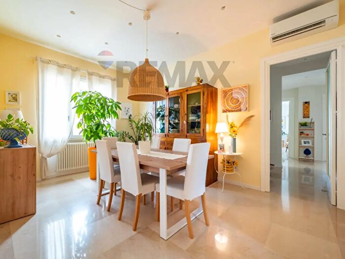 Appartamento con 7 locali in vendita in Via Costanzo Giuseppe Bonfiglio, Palermo