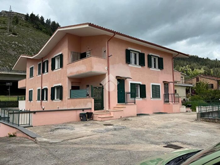 Appartamento trilocale in vendita in Via Napoli, Avezzano