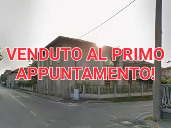 Casa con 6 locali in vendita in Via Cardinale Andrea Carlo Ferrari, Cerro Maggiore