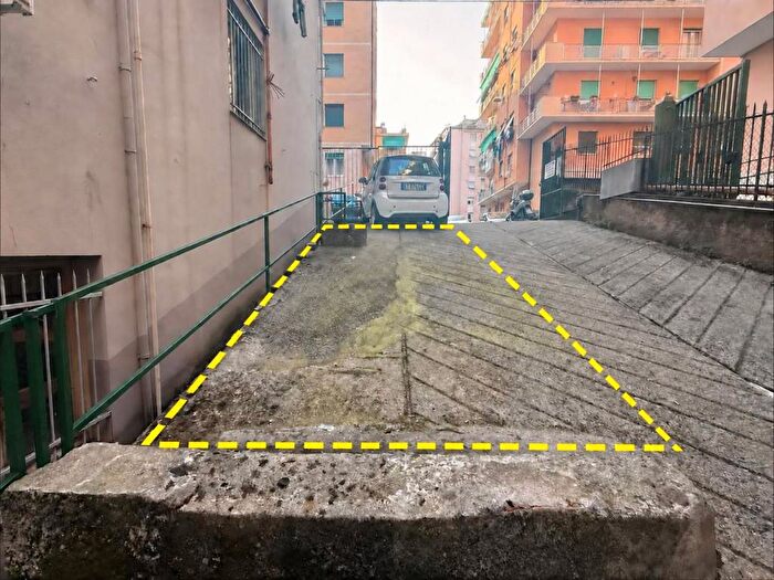 Casa in vendita in Via Giovanni Ambrogio Molfino, Sestri Ponente, Genova