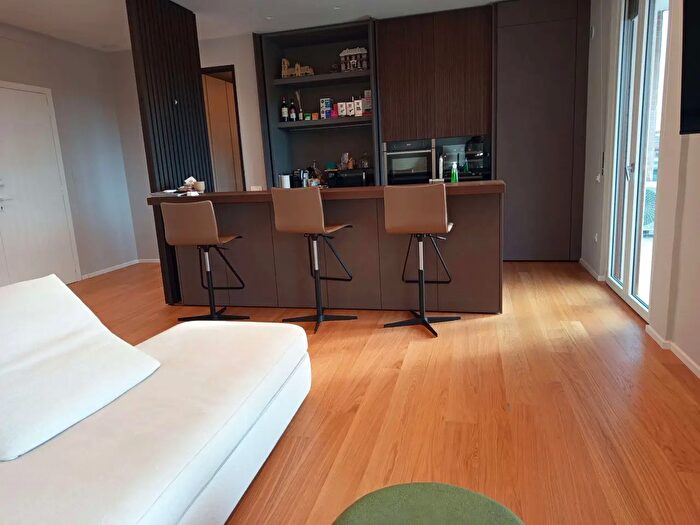 Appartamento con 5 locali in affitto in Via Ravizza, Livorno