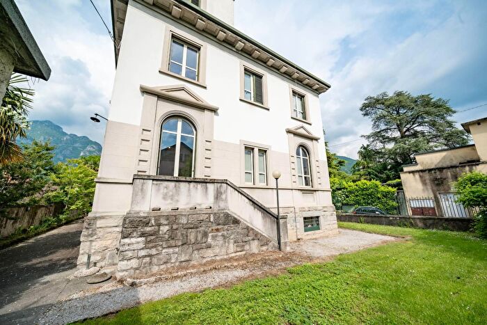 Casa con 5 locali in vendita in Via Falck, Mandello Del Lario