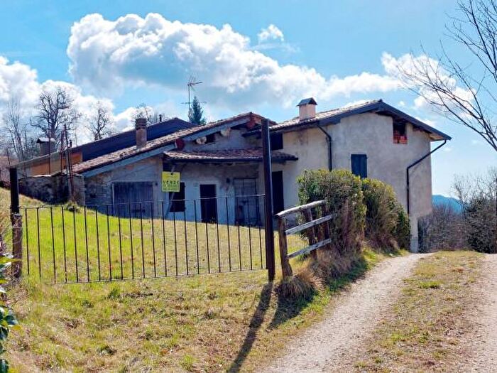 Casa con 6 locali in vendita in Via Passo Fobbia, Treviso Bresciano