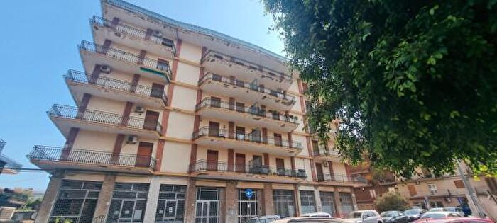 Appartamento con 5 locali in vendita in Acireale