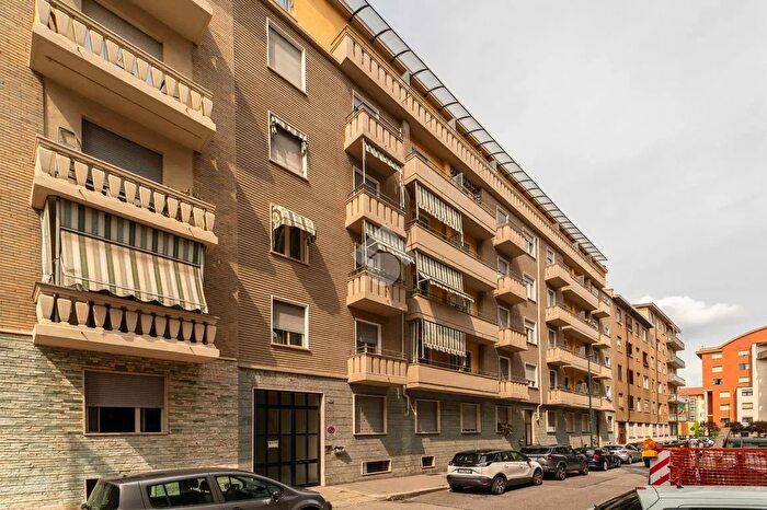 Appartamento bilocale in vendita in Via Sarre, Torino