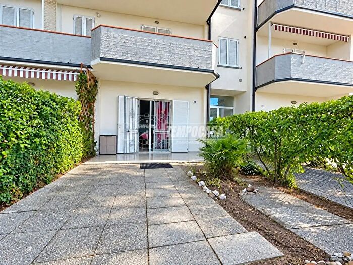 Appartamento bilocale in vendita in Viale Raffaello Sanzio, Comacchio