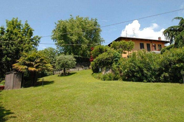 Casa con 6 locali in affitto in Strada Castelvecchio, Santa Brigida, Moncalieri