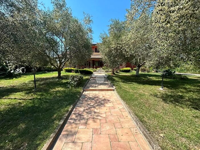 Casa quadrilocale in vendita in Via Mar Jonio, BellariaIgea Marina