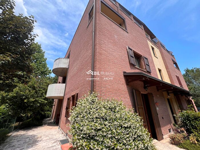 Casa con 7 locali in vendita in Modena