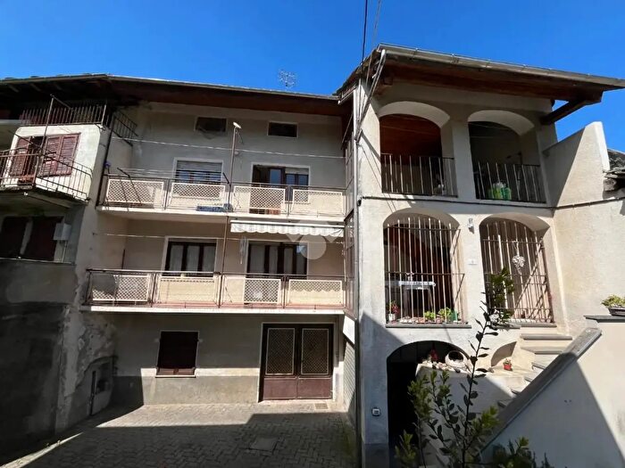 Casa con 11 locali in vendita in Via Giovanni Battista Trono, Brosso