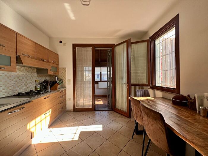 Appartamento trilocale in vendita in Via Pinta, Ravenna