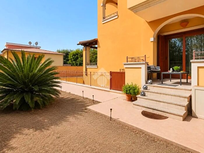 Appartamento trilocale in vendita in Via Parigi, Olbia