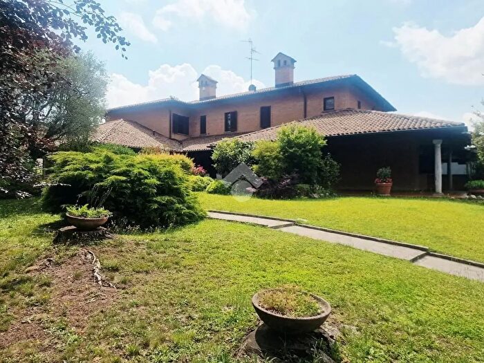 Casa quadrilocale in vendita in Via Italia, Muggiò