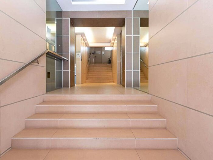 Appartamento trilocale in affitto in Via Giuseppe Mazzini, Duomo, Milano