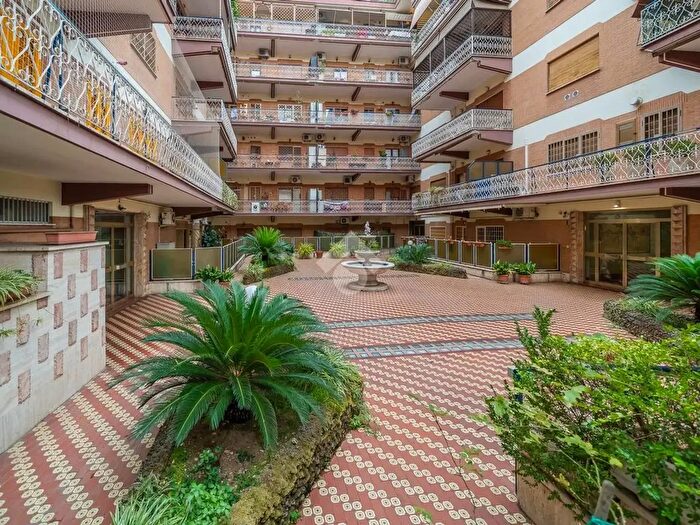 Appartamento trilocale in vendita in Via Scipio Sighele, Roma