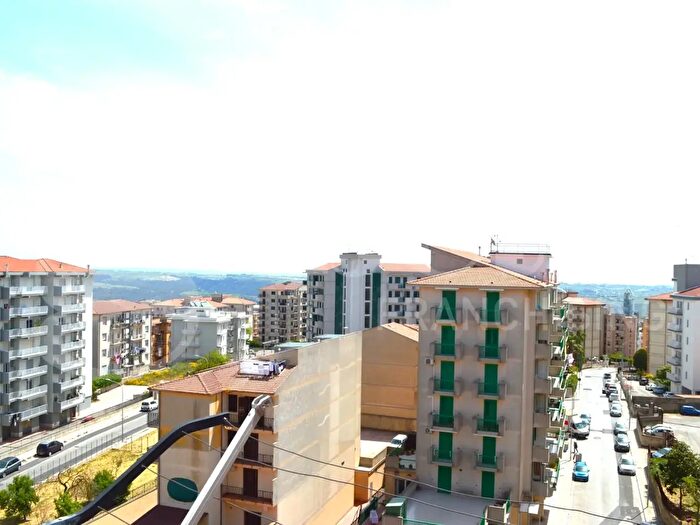 Appartamento con 8 locali in vendita in Via Cesare Terranova, Ragusa
