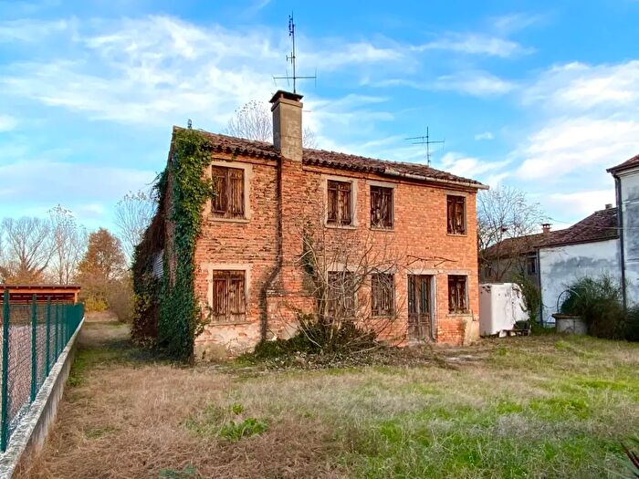 Casa trilocale in vendita in Via Borella, Villa Estense