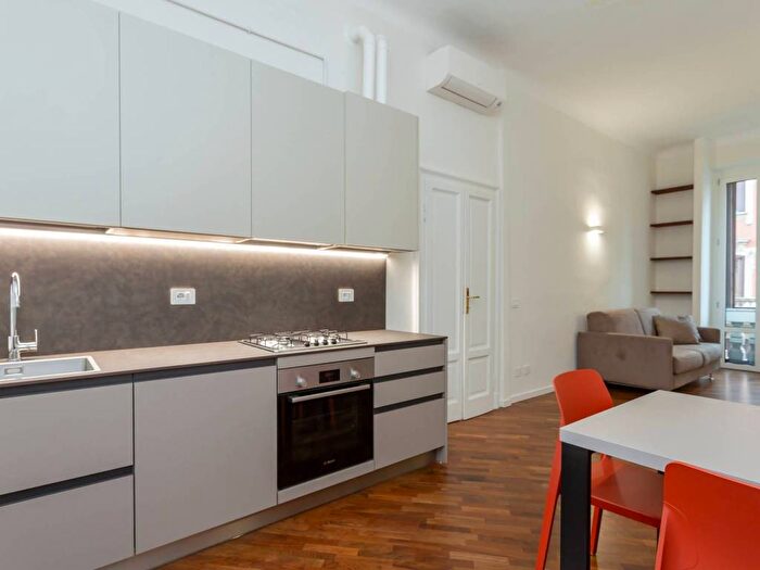 Appartamento bilocale in affitto in Via Lazzaro Papi, Porta Romana Medaglie dOro, Milano