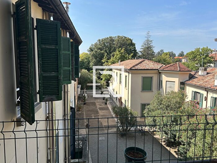 Appartamento con 6 locali in affitto in Corso della Repubblica Forlì, Forli