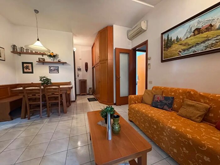 Appartamento con 5 locali in vendita in Arabola Est, Viareggio