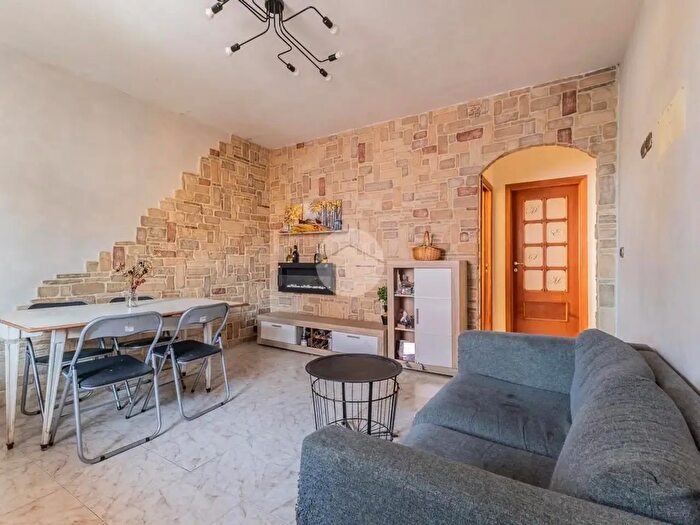 Appartamento trilocale in vendita in Via Falisca, Civita Castellana