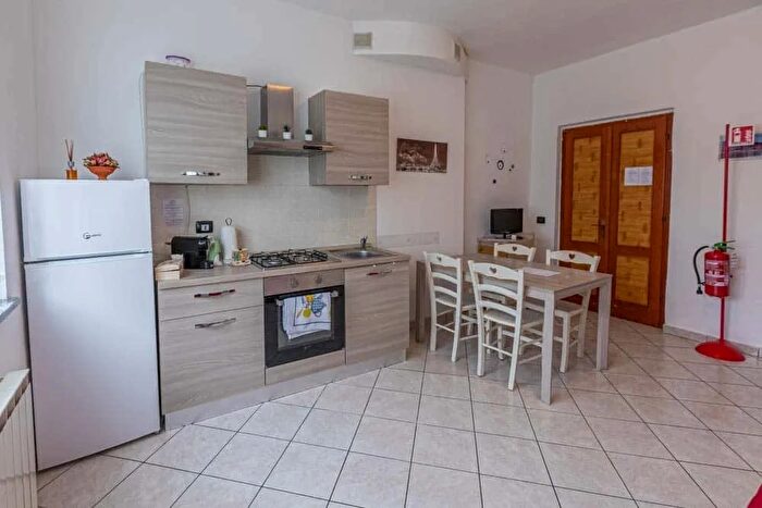 Appartamento monolocale in affitto in Via C Battisti, Fara Novarese