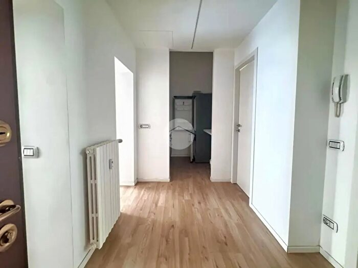 Appartamento trilocale in affitto in Via Mac Mahon, Milano