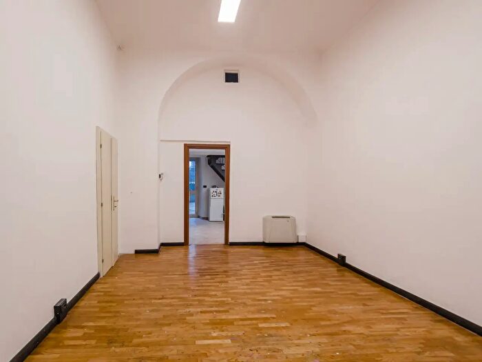 Appartamento trilocale in vendita in Via Santa Chiara, Torino