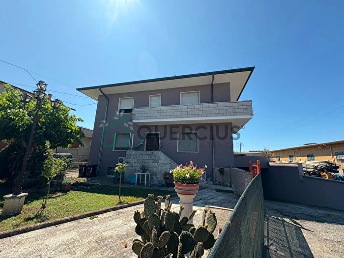 Appartamento quadrilocale in vendita in Via Don Carlo Forante, Oppeano