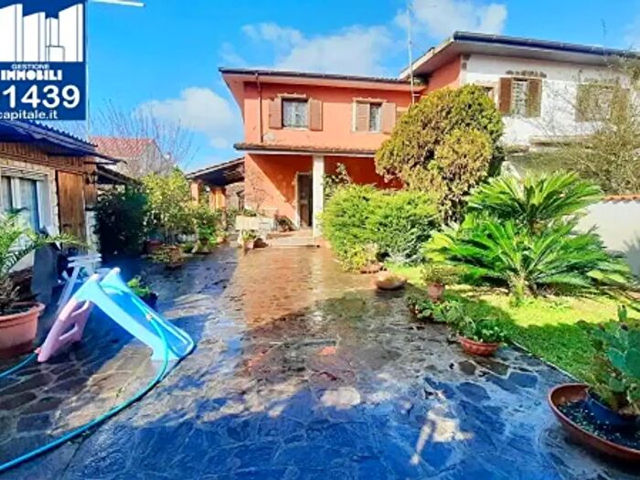 Casa con 5 locali in vendita in Via Pier Alessandro Guglielmi, Roma