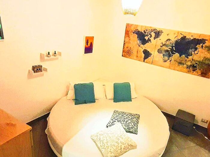 Appartamento bilocale in affitto in Via Aragona, Kalsa, Palermo