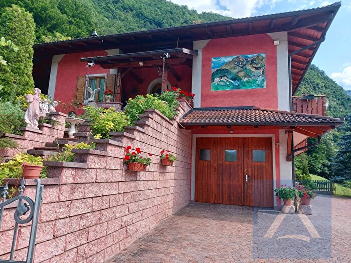 Appartamento con 5 locali in vendita in S Margherita a, Ton