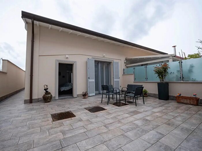 Casa trilocale in vendita in Via Donizetti, Campi Bisenzio