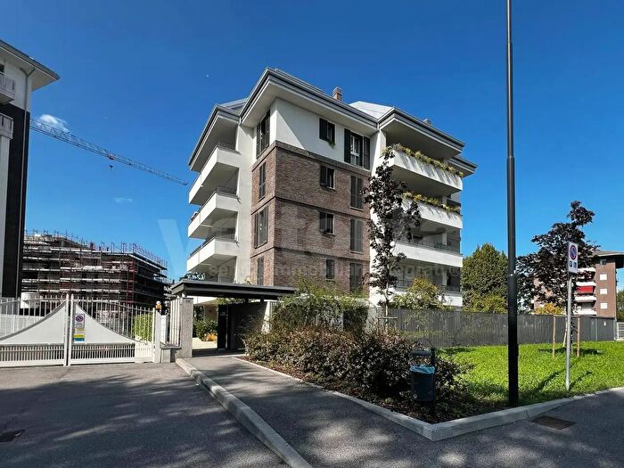 Appartamento bilocale in affitto in Via Gallarana, Monza
