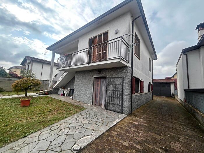 Casa quadrilocale in vendita in Gambolo