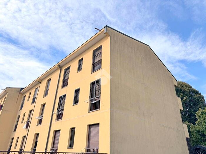 Appartamento quadrilocale in vendita in Via Campo dei Fiori, Fagnano Olona