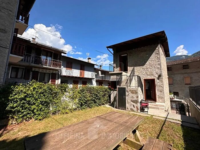 Casa trilocale in vendita in Via Duca dAosta, Ardenno