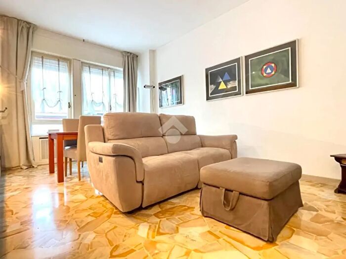 Appartamento trilocale in vendita in Via Errico Petrella, Milano