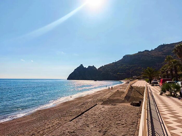 Appartamento in vendita in Via Lungomare, Sant'Alessio Siculo