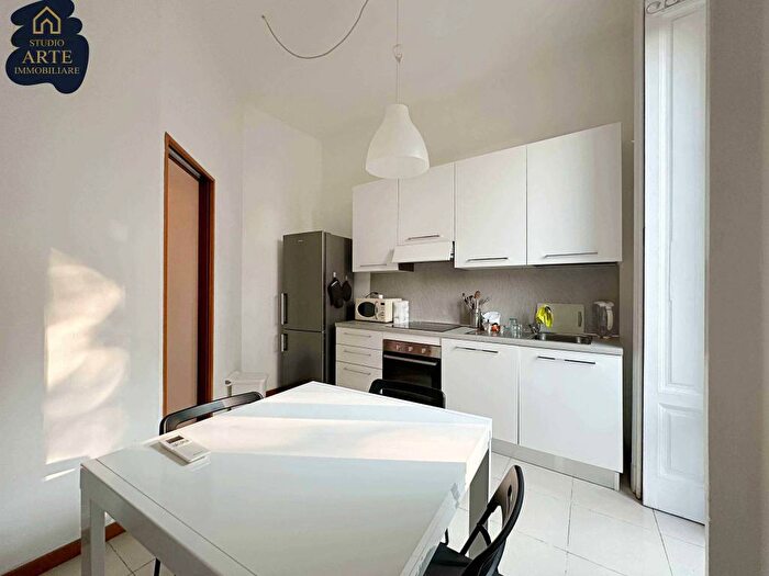 Appartamento trilocale in affitto in Via Plinio, Morgagni, Milano