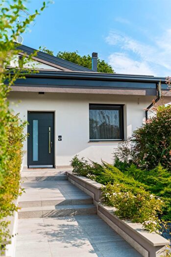 Casa con 14 locali in vendita in Borgo Virgilio