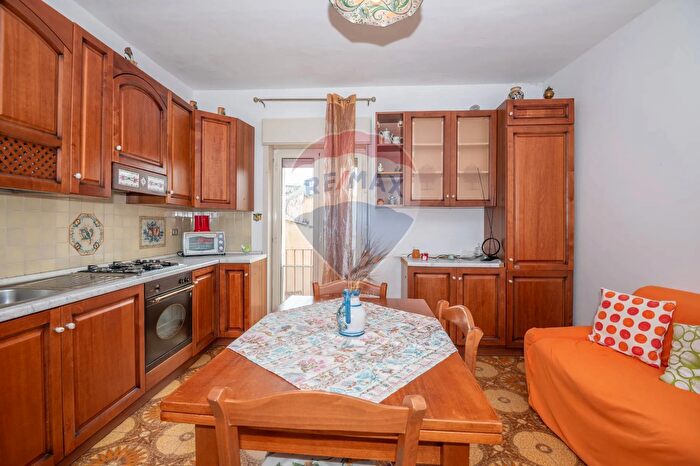 Appartamento quadrilocale in vendita in Via Ragona, Caltagirone