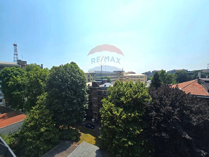 Appartamento quadrilocale in vendita in Via Civitali, Milano