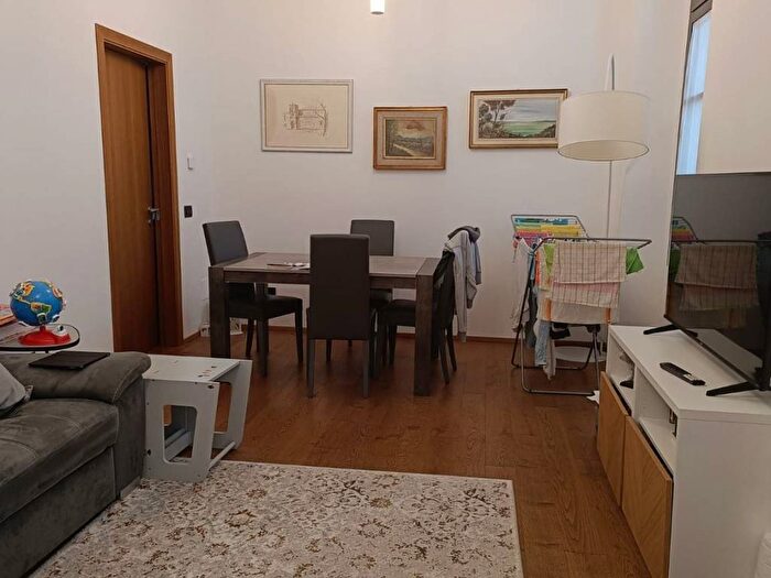 Appartamento trilocale in affitto in Via Francesco Perotti, Centro, Trivolzio