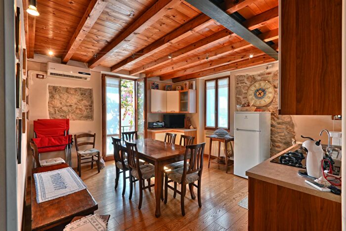 Appartamento trilocale in vendita in Toscolano Maderno