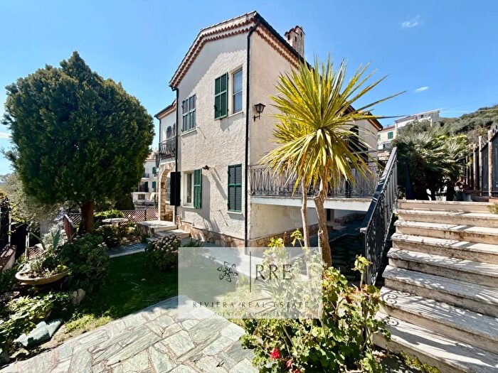 Casa con 10 locali in vendita in Via Paganini, Pietra Ligure