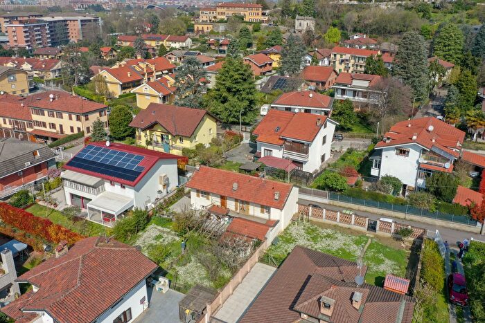 Casa quadrilocale in vendita in Strada Rigolino, Moncalieri