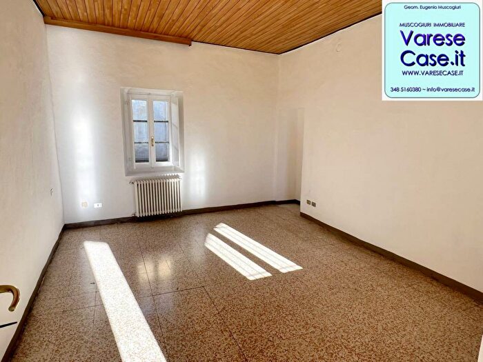 Appartamento bilocale in affitto in Via Camillo Benso di Cavour, Centro, Sumirago